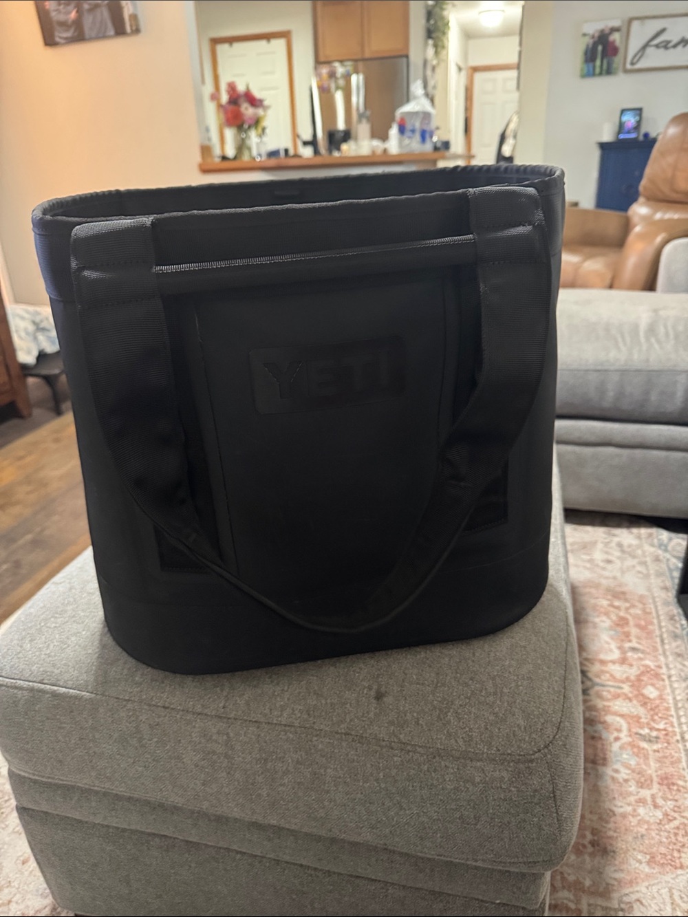 Yeti Black Men's Duffel Cooler Tote - Picture 3 of 7